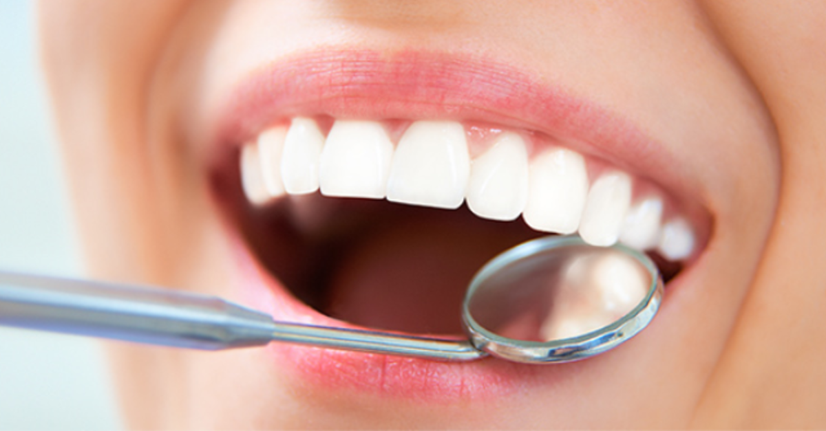 What Type of Mirror is a Dentist's Mirror?