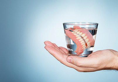 How to Clean Dentures?